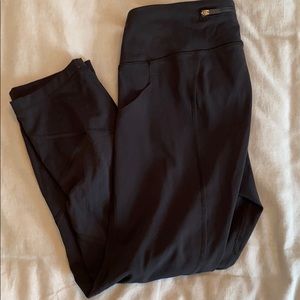 Lulu lemon black pace rival crop size 6